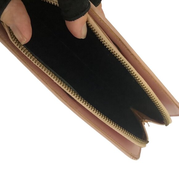 Vtg Pink Faux Leather Slim Clutch Wallet Rose Floral Cameo Zip Cottagecore - Picture 6 of 12